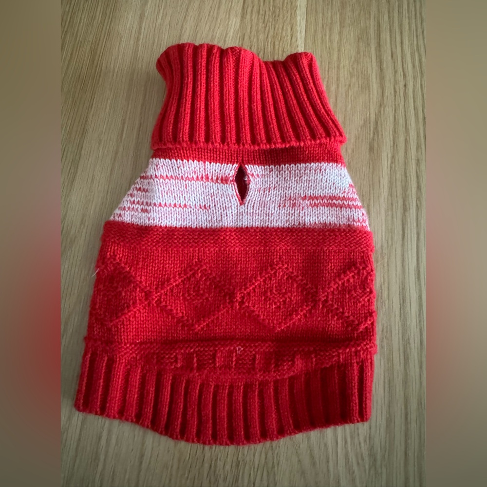 NWOT Red dog sweater, size XS
